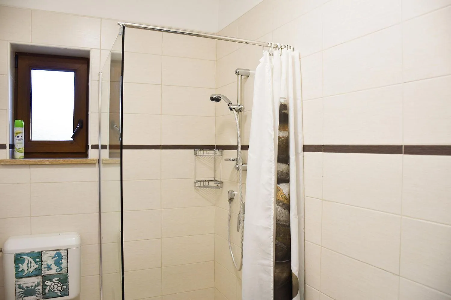 Hundefreundliches Ferienhaus Nur 500 Meter Zum Strand Mit Meerblick Und Tollem Privatgarten Ρόβινι 0*,