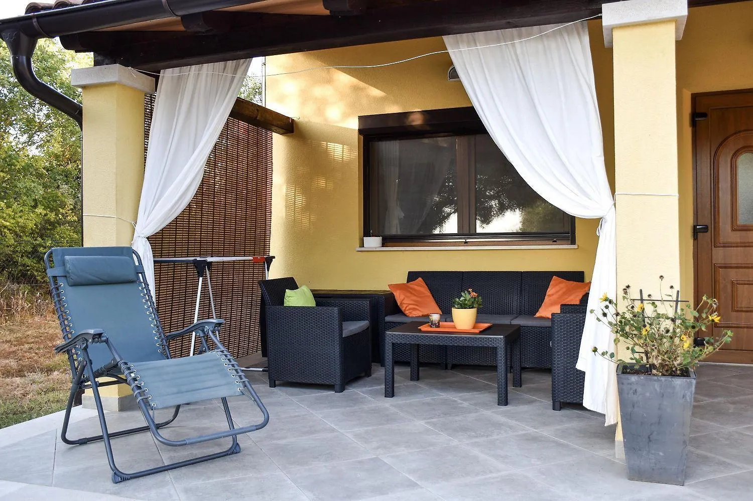 Hundefreundliches Ferienhaus Nur 500 Meter Zum Strand Mit Meerblick Und Tollem Privatgarten Ρόβινι Σπίτι διακοπών