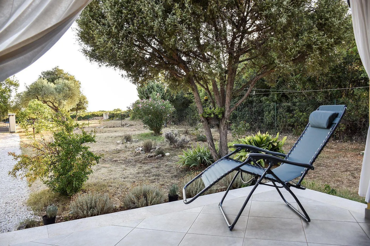 Hundefreundliches Ferienhaus Nur 500 Meter Zum Strand Mit Meerblick Und Tollem Privatgarten Ρόβινι